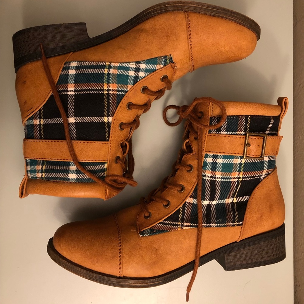 Plaid lace up faux leather boots